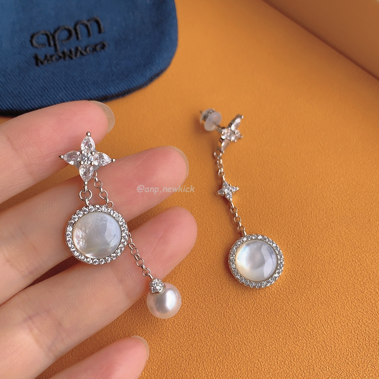 Apm Monaco Star Mother Of Pearl Earrings (3) - www.newkick.vip